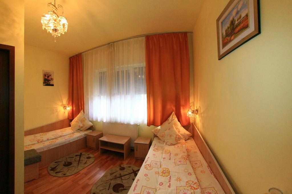 Hotel Radena Arad Zimmer foto