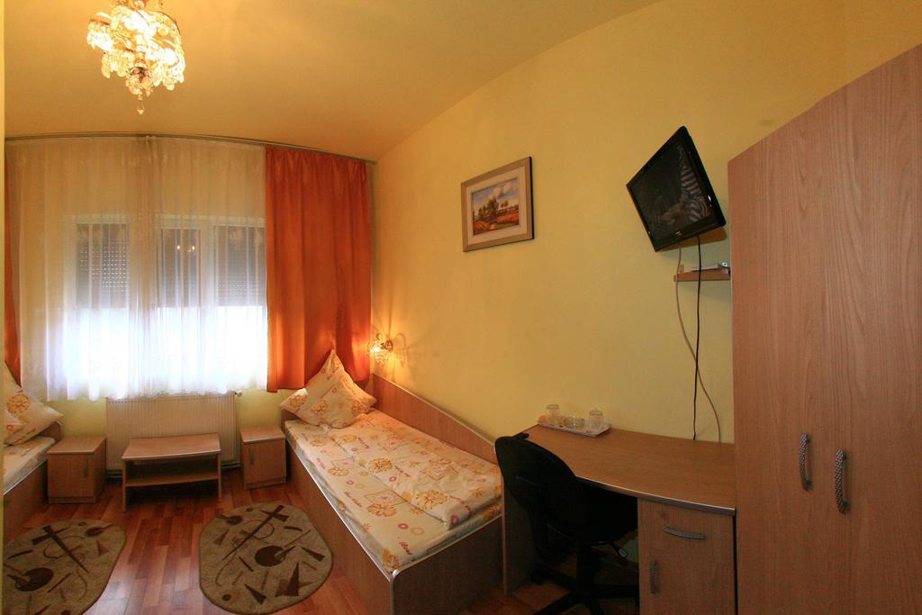 Hotel Radena Arad Zimmer foto