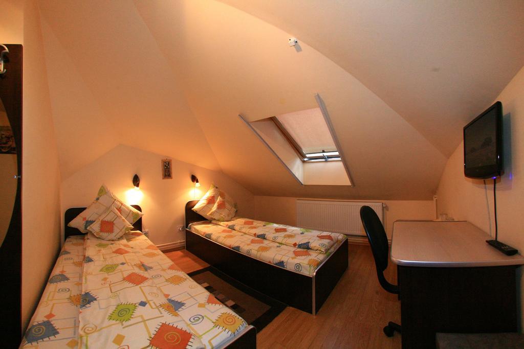 Hotel Radena Arad Zimmer foto